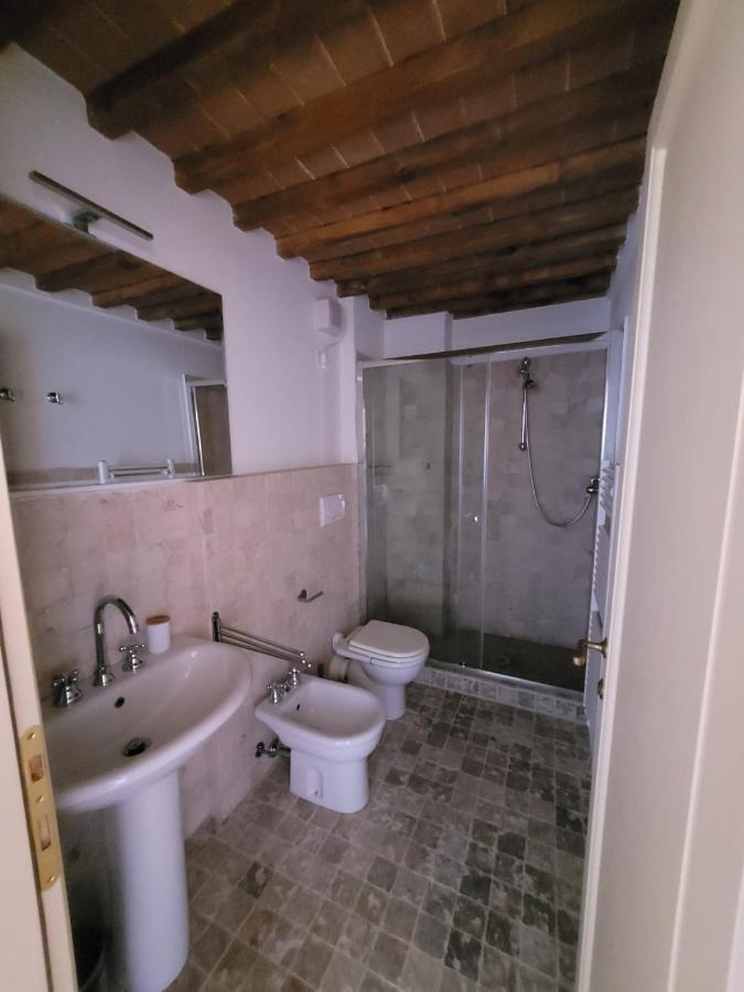 La Villa Apartments - Convenient For Sardinia And Corsica - 4 Beds - Private Parking Included With Camera Livorno Ngoại thất bức ảnh
