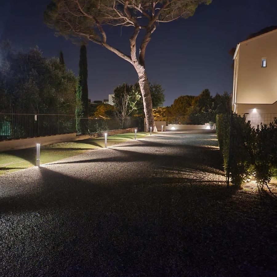 La Villa Apartments - Convenient For Sardinia And Corsica - 4 Beds - Private Parking Included With Camera Livorno Ngoại thất bức ảnh