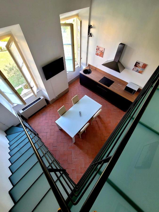 La Villa Apartments - Convenient For Sardinia And Corsica - 4 Beds - Private Parking Included With Camera Livorno Ngoại thất bức ảnh