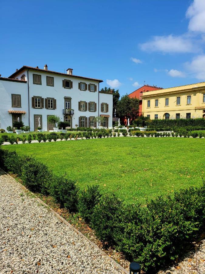 La Villa Apartments - Convenient For Sardinia And Corsica - 4 Beds - Private Parking Included With Camera Livorno Ngoại thất bức ảnh