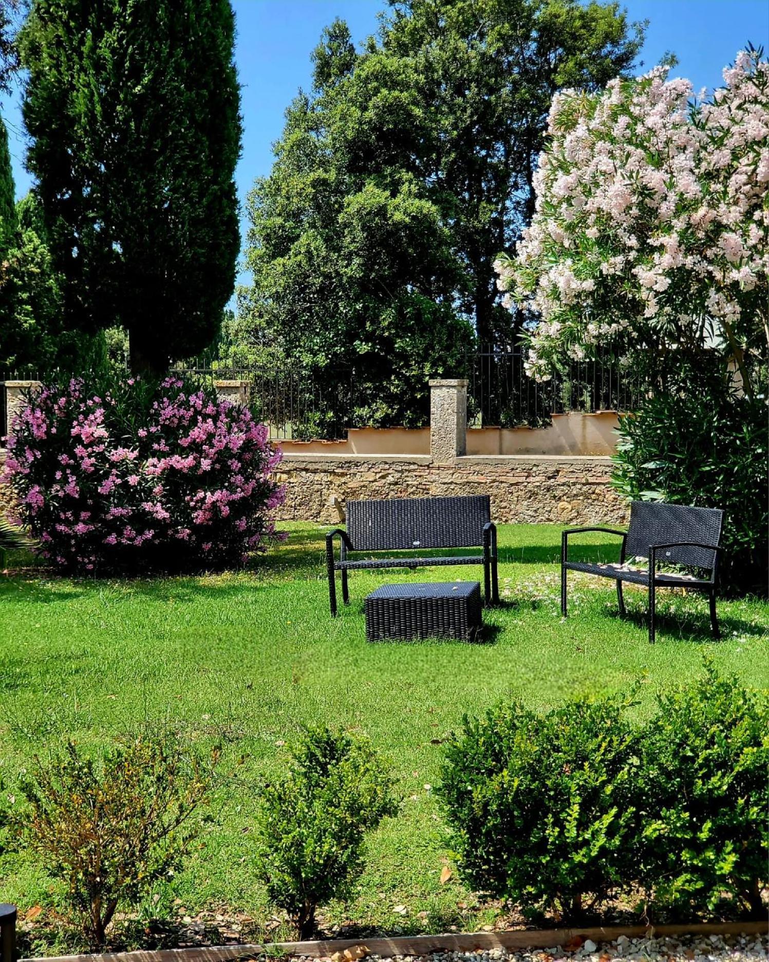 La Villa Apartments - Convenient For Sardinia And Corsica - 4 Beds - Private Parking Included With Camera Livorno Ngoại thất bức ảnh
