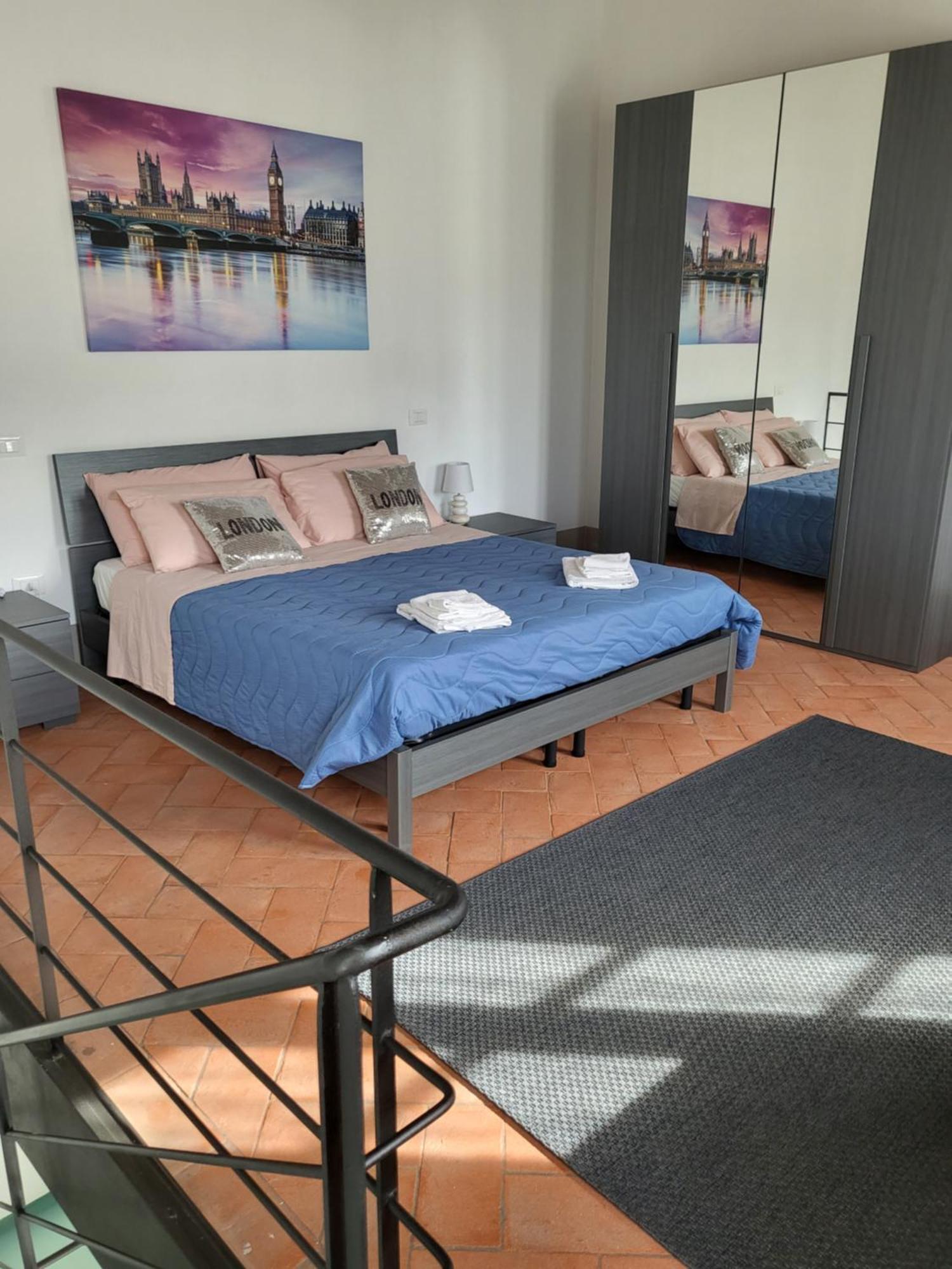 La Villa Apartments - Convenient For Sardinia And Corsica - 4 Beds - Private Parking Included With Camera Livorno Ngoại thất bức ảnh
